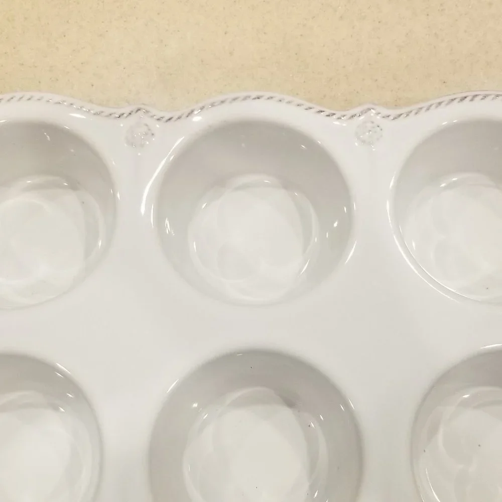 RARE JULISKA WHITE BERRY & THREAD CERAMIC CUPCAKE MUFFIN PAN BAKING COOKING DISH